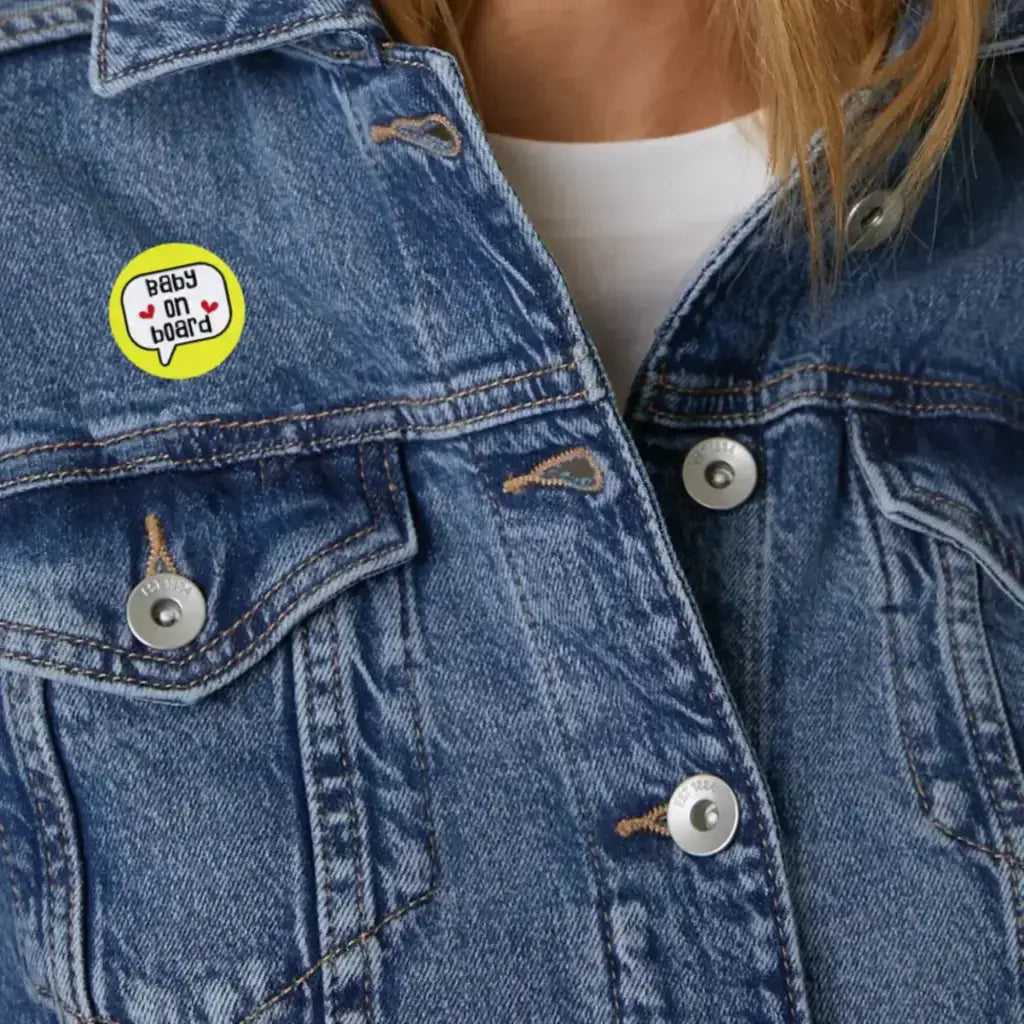 EMUWORKS - Baby On Board Badges , Speech Bubble Pregnancy Announcement , Yellow Pin Button Badge Pinback Closing , Size 1 inch 25 mm - EMU Works