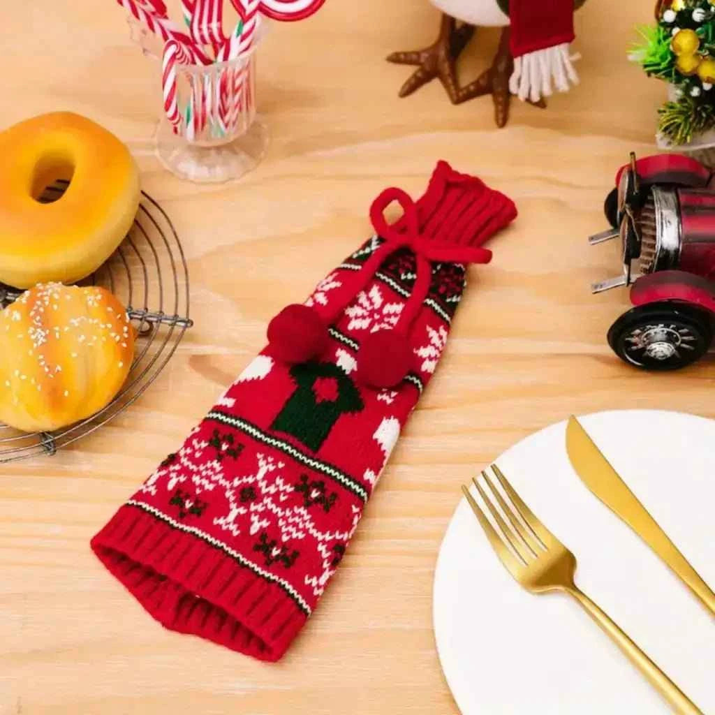 Knitted Wine Bottle Jumper - Festive Christmas Party Decor and Gift for Home Celebration