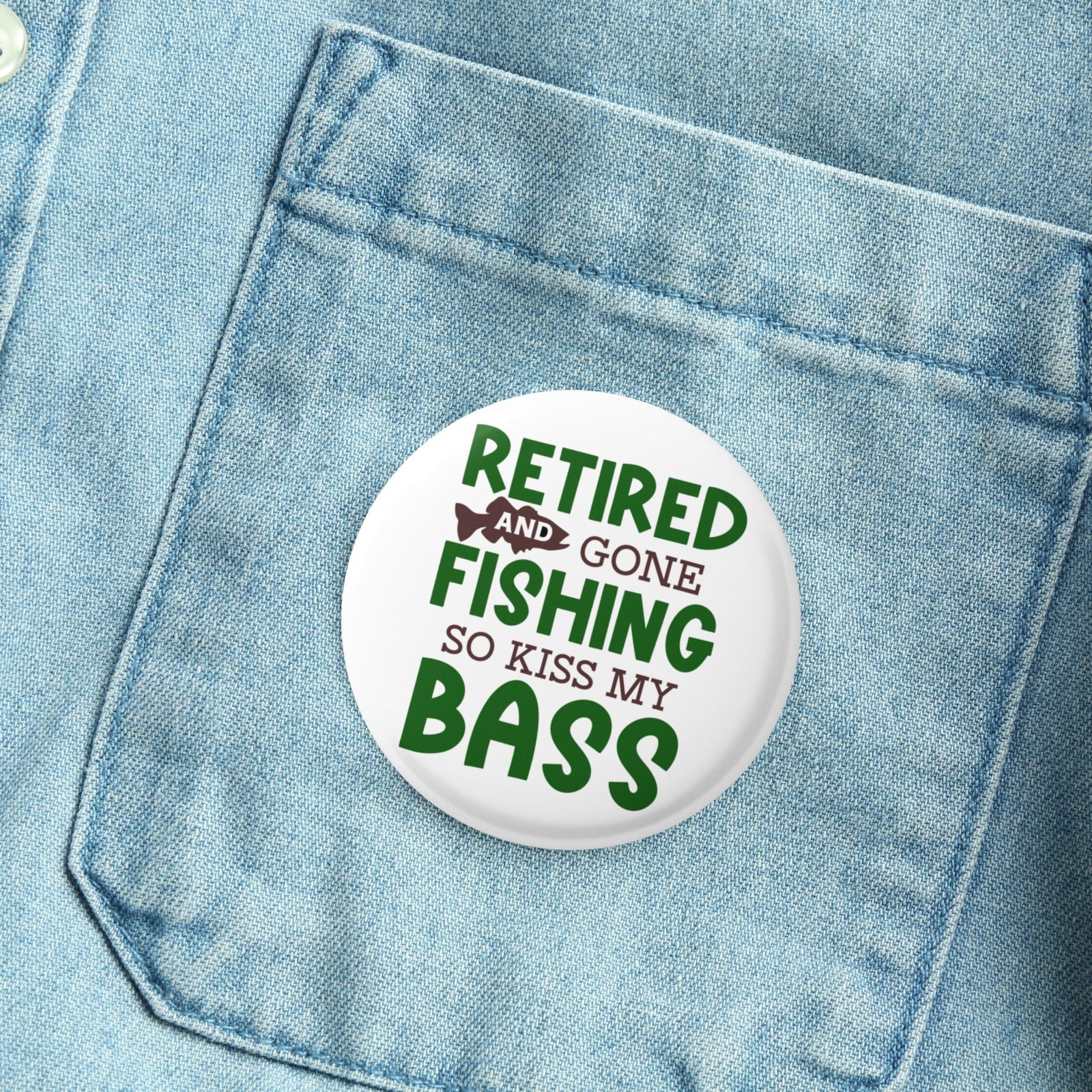 Celebrate retirement with our fishing pin badge! A funny gag gift for any retirement party. Perfect for the avid fisherman!