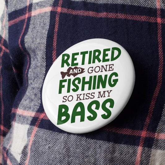 Celebrate retirement with our 1in fishing pin badge! A funny gag gift for any retirement party. Perfect for the avid fisherman!